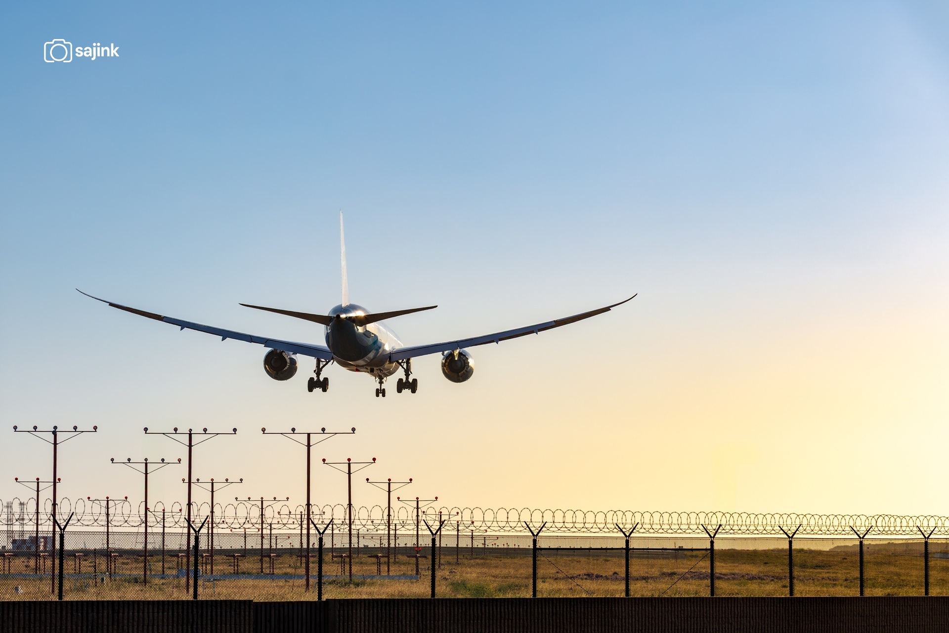 Boeing 787 Dreamliner Landing at LAX, California